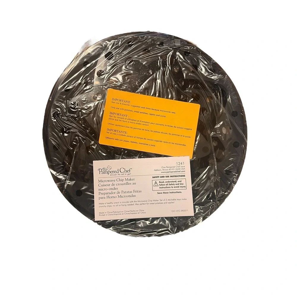 PAMPERED CHEF Microwave‎ Chip Maker (set of 2)